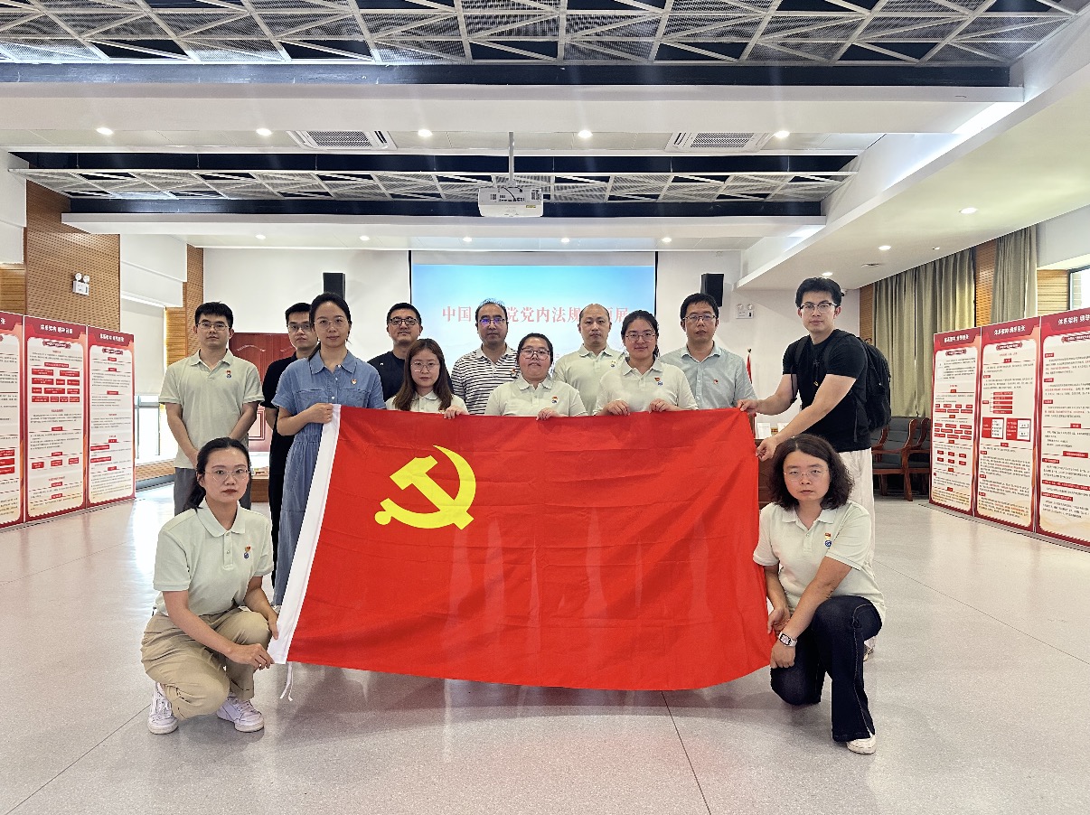 合影-压缩后.jpg 合影-压缩后.jpg