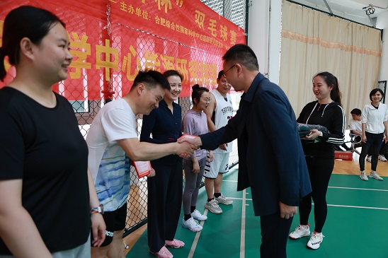 颁奖04.jpg 颁奖04.jpg